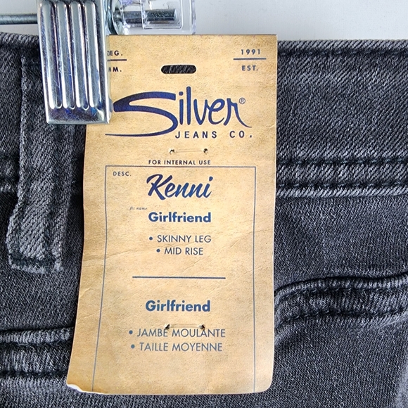 Silver Jeans Women SZ18/L27 Black Kenni Girlfriend Skinny Leg Mid Rise Denim NWT - Picture 9 of 14